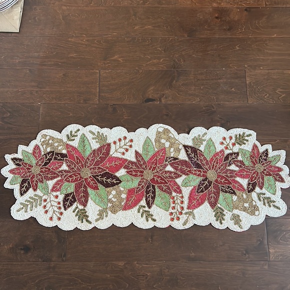 Cynthia Christmas Beaded Table Runner 36” Poinsettia New Holiday Red Green - Picture 4 of 4